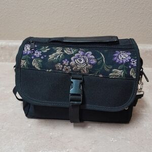 Vintage Floral Tapestry Travel Case Size:OS  Practical Concepts